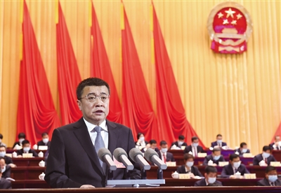 張強(qiáng)作政府工作報(bào)告。李冬賓攝